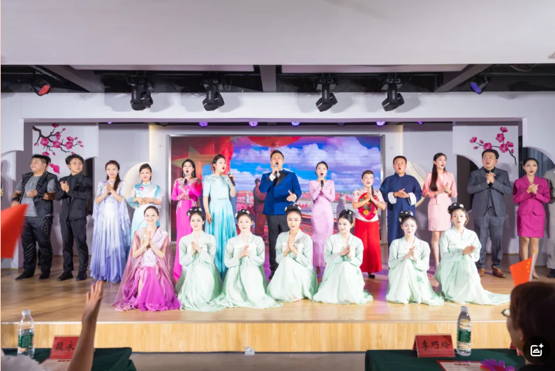 “喜迎国庆，青锋赋美”——浙江演艺集团文艺走基层来到桃源新邨文化礼堂